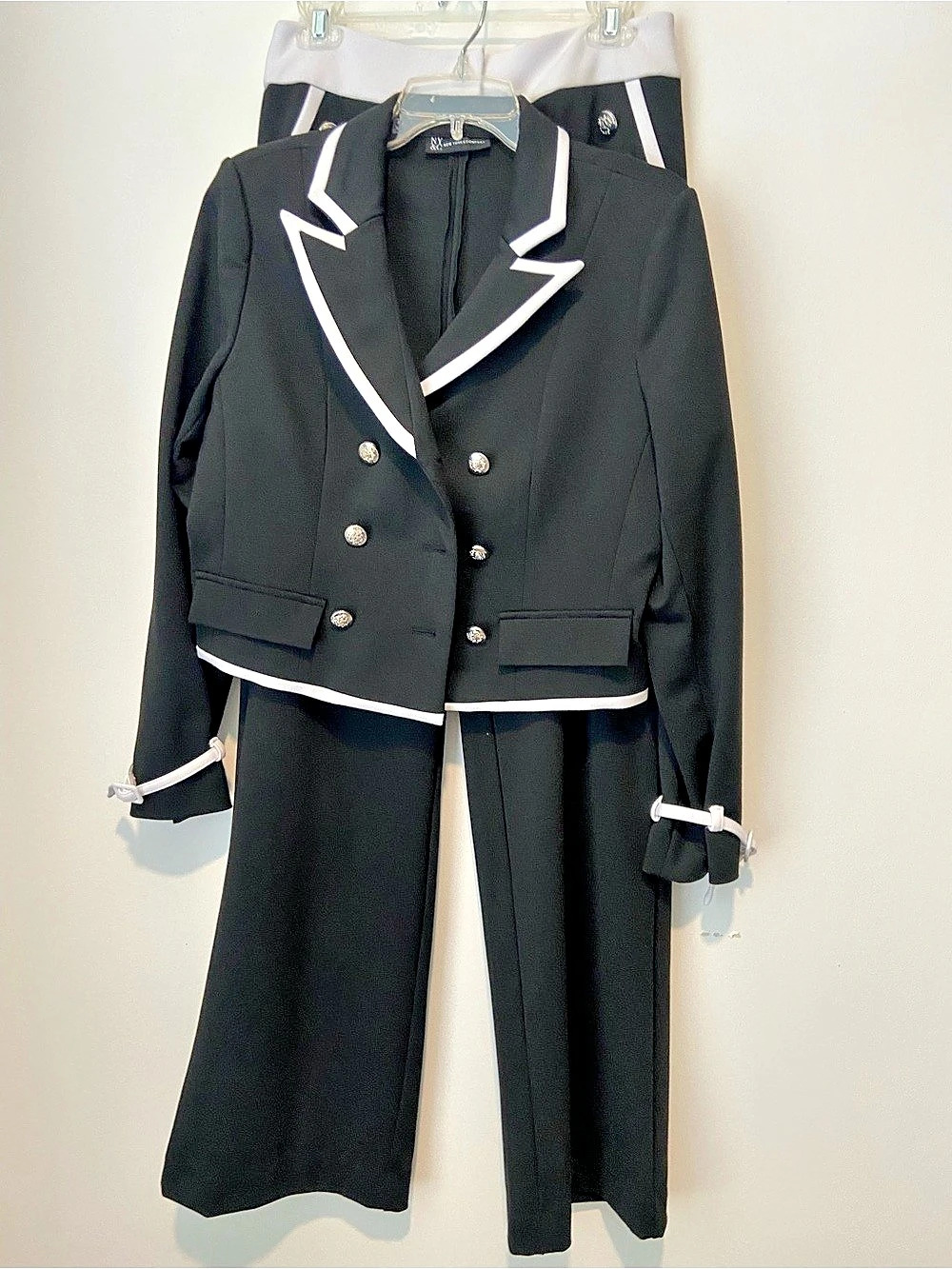 NY&C Black & White Pantsuit Size Medium Like New